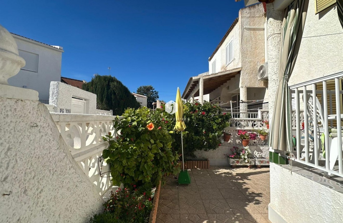 D'occasion - Chalet -
Torrevieja - Centro