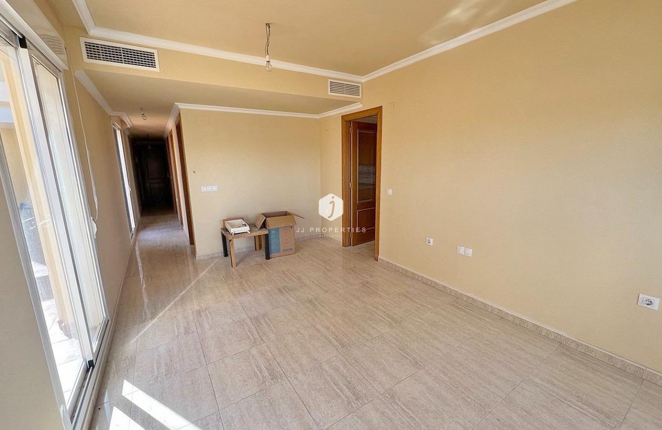 Resale - Penthouse -
Guardamar del Segura - puerto deportivo