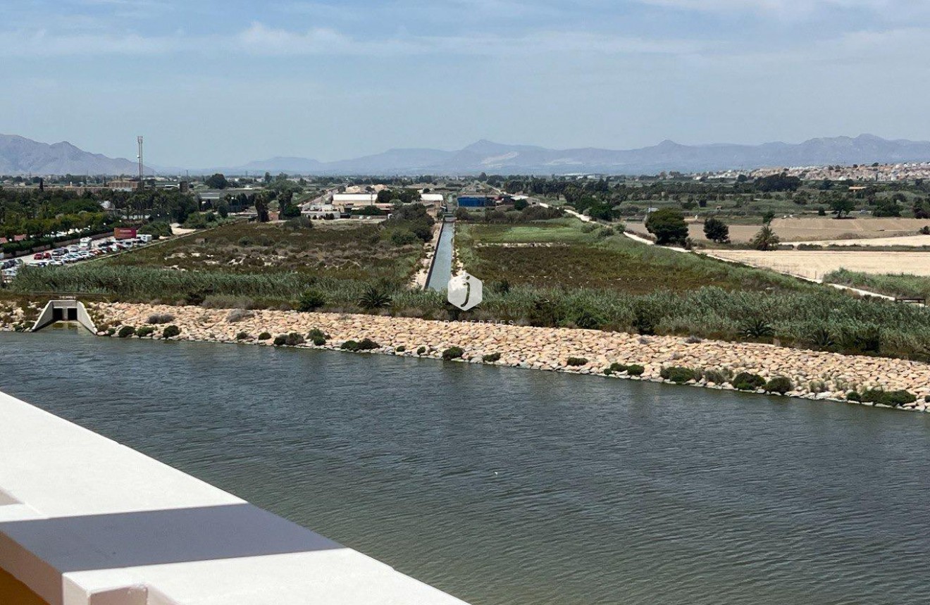 Resale - Penthouse -
Guardamar del Segura - puerto deportivo