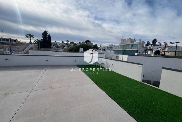 Resale - Villa -
San Miguel de Salinas - Urbanizacion Blue Lagoon