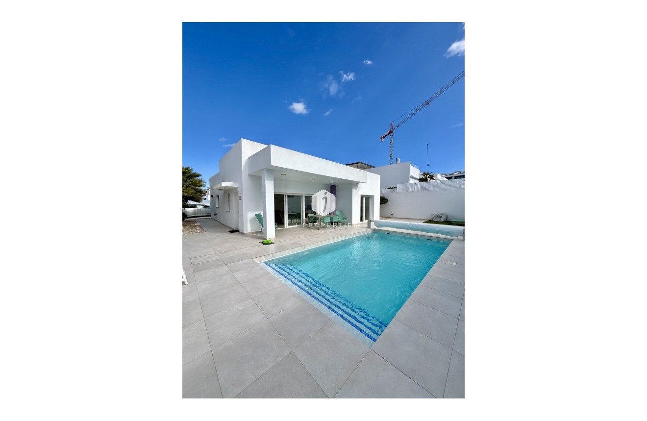 Resale - Villa -
Benijofar - Costa Blanca