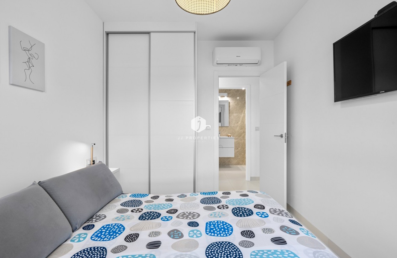 Resale - Apartment / flat -
San Miguel de Salinas - Inland