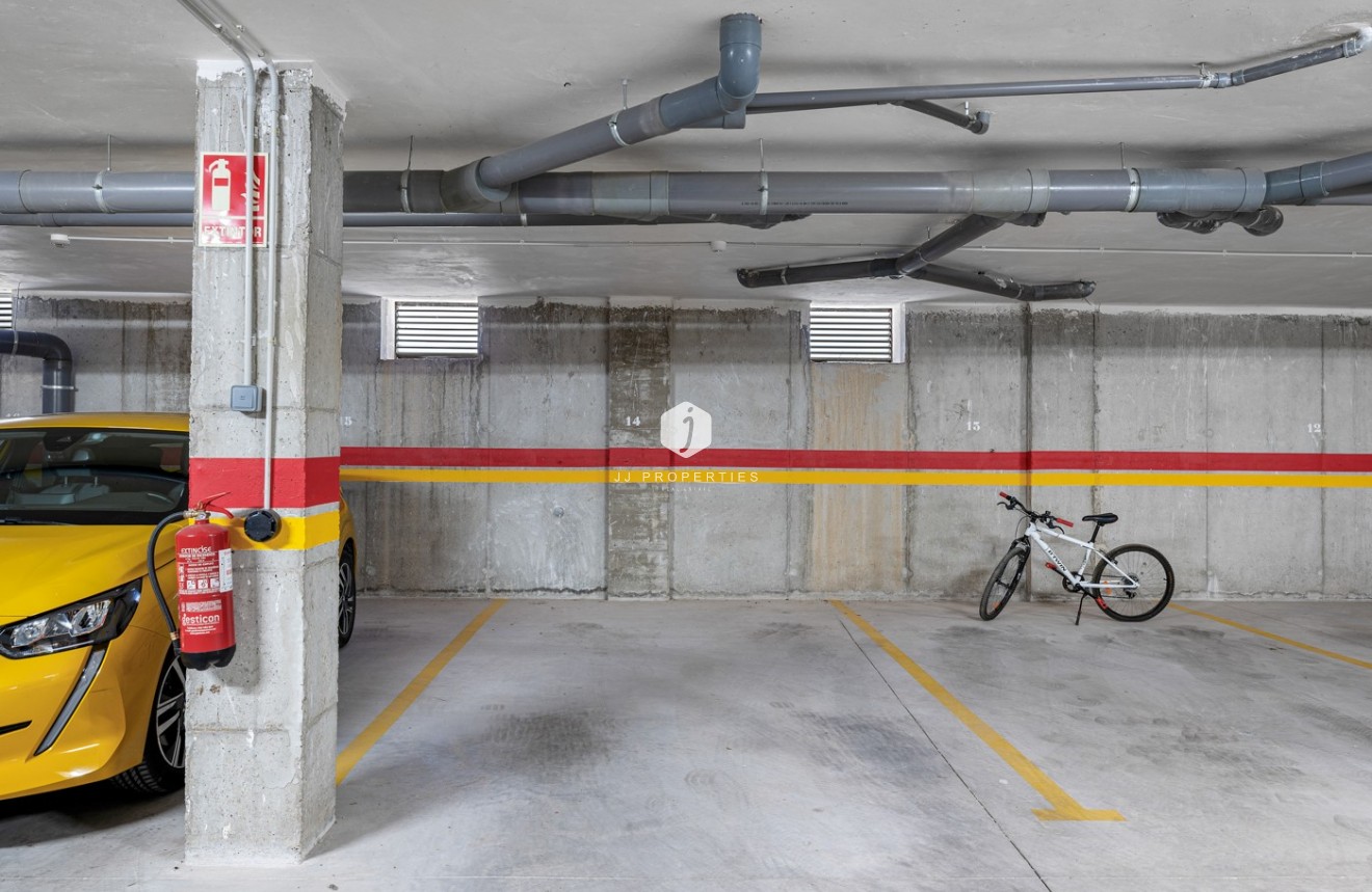 Resale - Apartment / flat -
San Miguel de Salinas - Inland