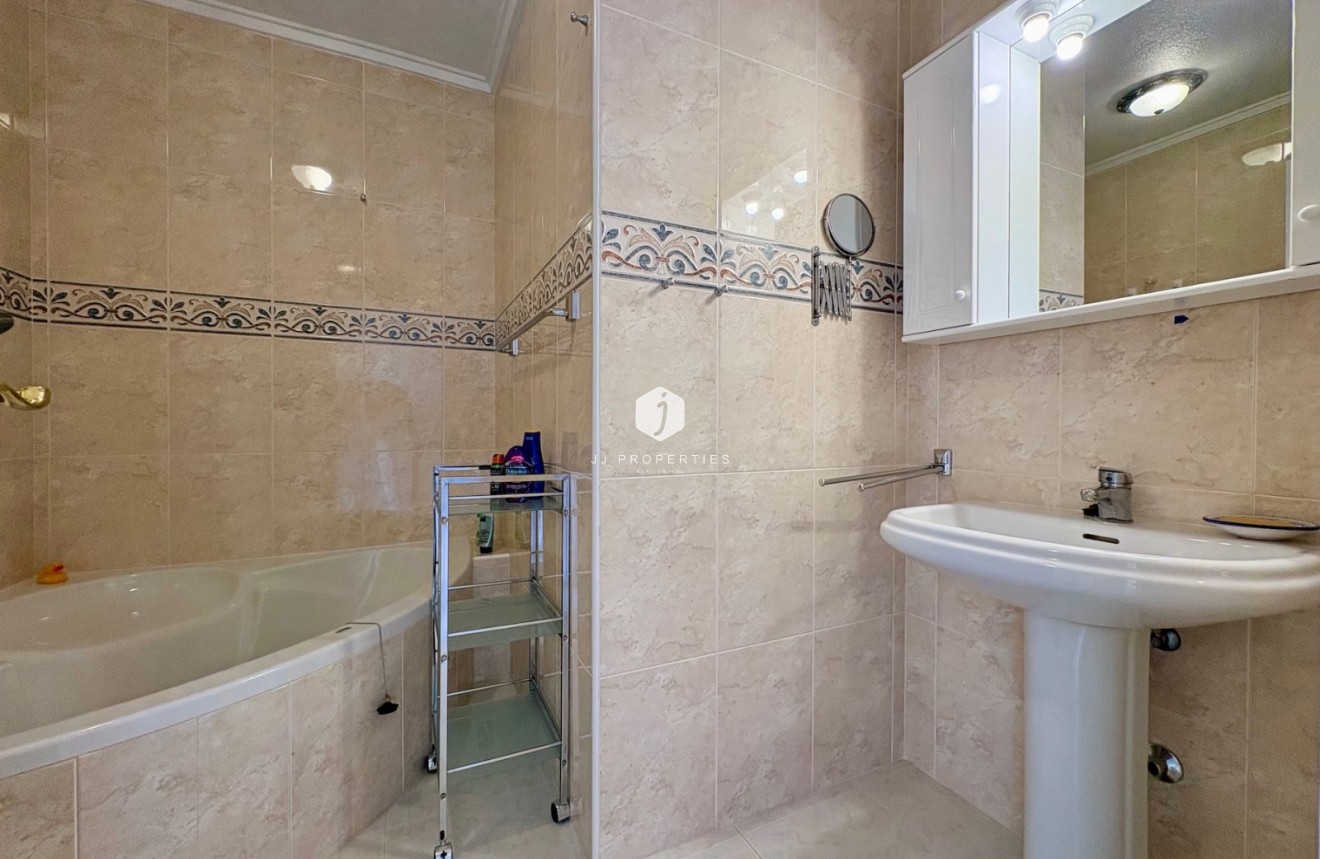 Resale - Chalet -
Rojales - Inland