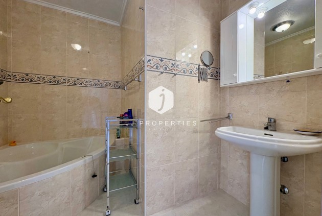 Resale - Chalet -
Rojales - Inland