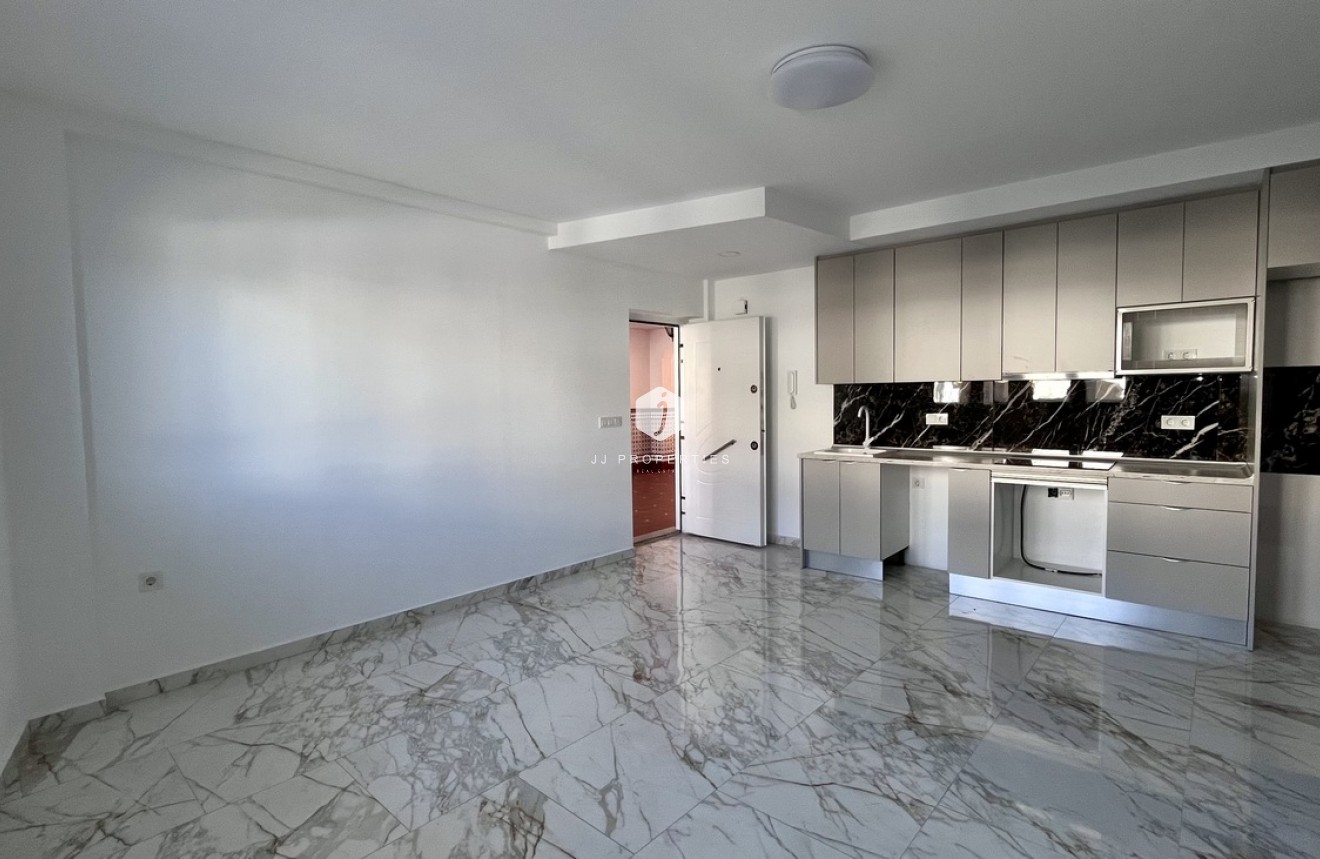 Resale - Apartment / flat -
Torrevieja - PLAYA LOS LOCOS