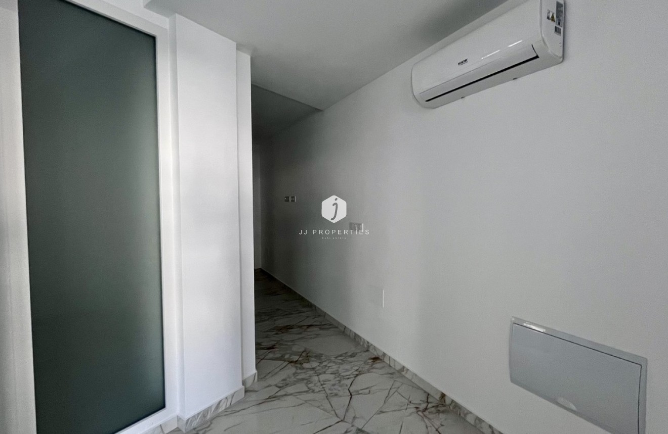 Resale - Apartment / flat -
Torrevieja - PLAYA LOS LOCOS