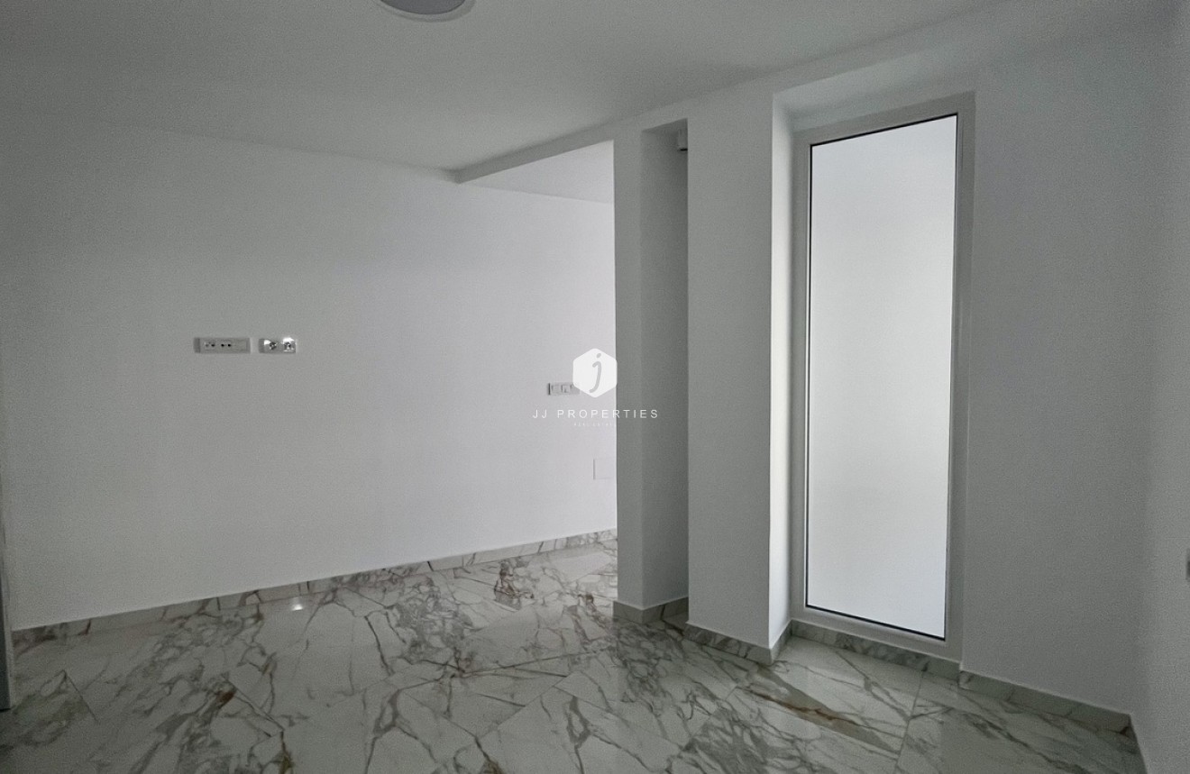 Resale - Apartment / flat -
Torrevieja - PLAYA LOS LOCOS