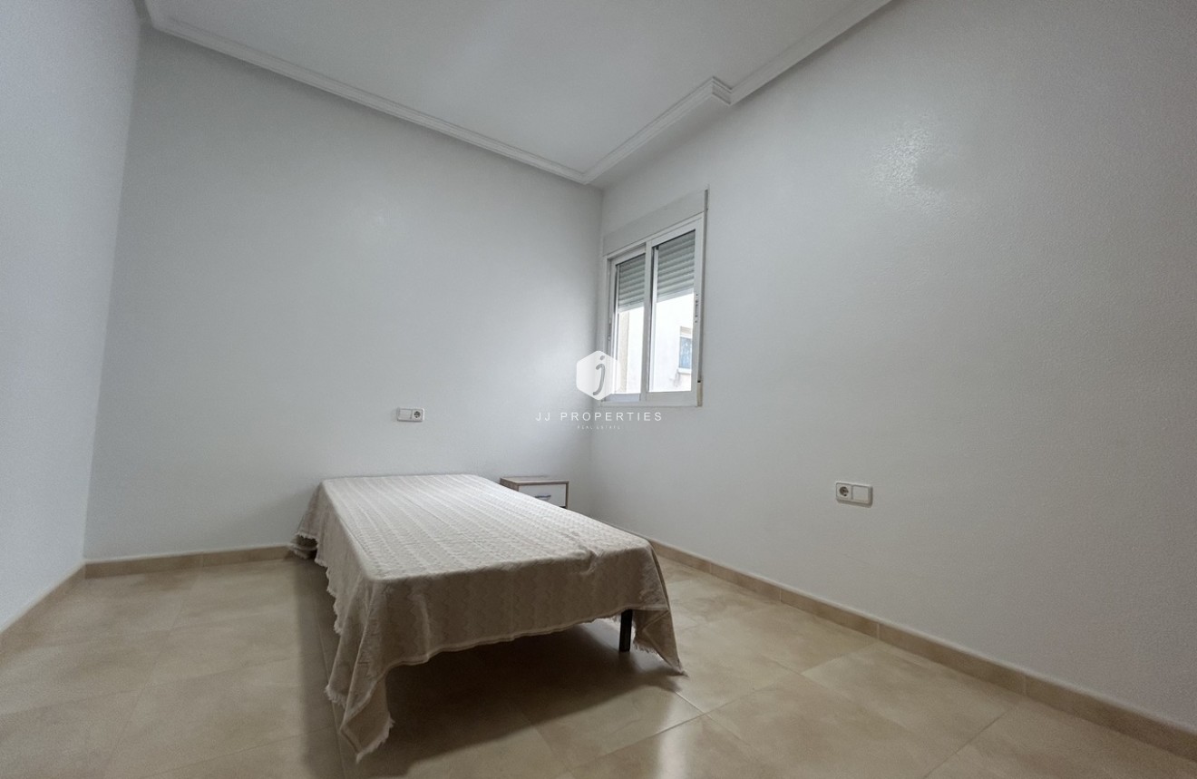 D'occasion - Appartement -
Alicante - Inland