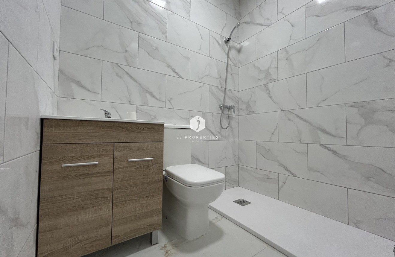 D'occasion - Appartement -
Alicante - Inland