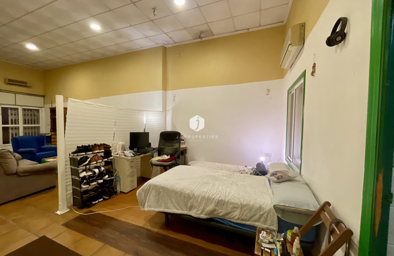 Resale - Bungalow -
Torrevieja - Costa Blanca