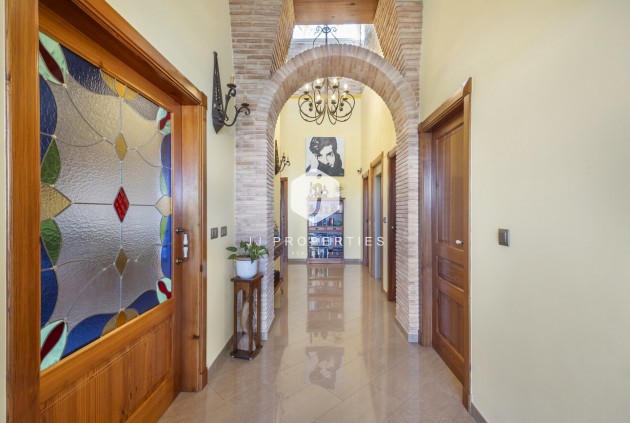 Resale - Villa -
Torrevieja - Costa Blanca