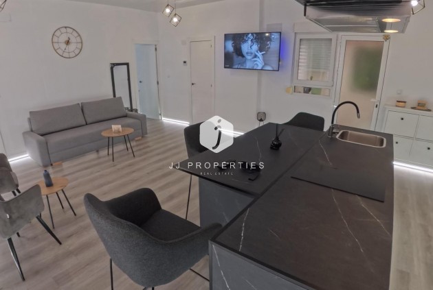 D'occasion - Appartement -
Torrevieja - Playa del Cura