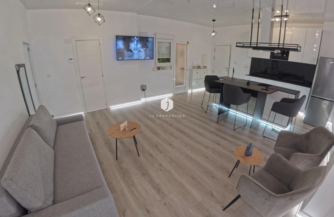 D'occasion - Appartement -
Torrevieja - Playa del Cura