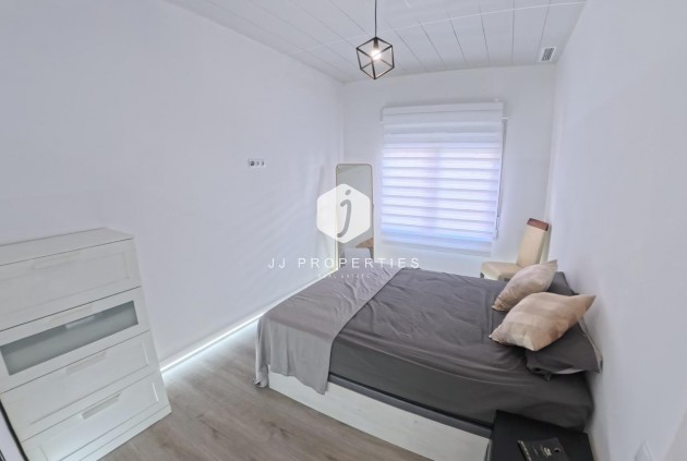 D'occasion - Appartement -
Torrevieja - Playa del Cura