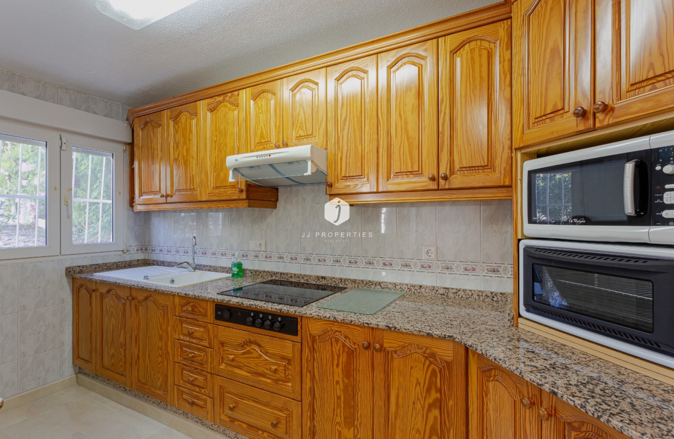 Resale - Villa -
Torrevieja - Costa Blanca