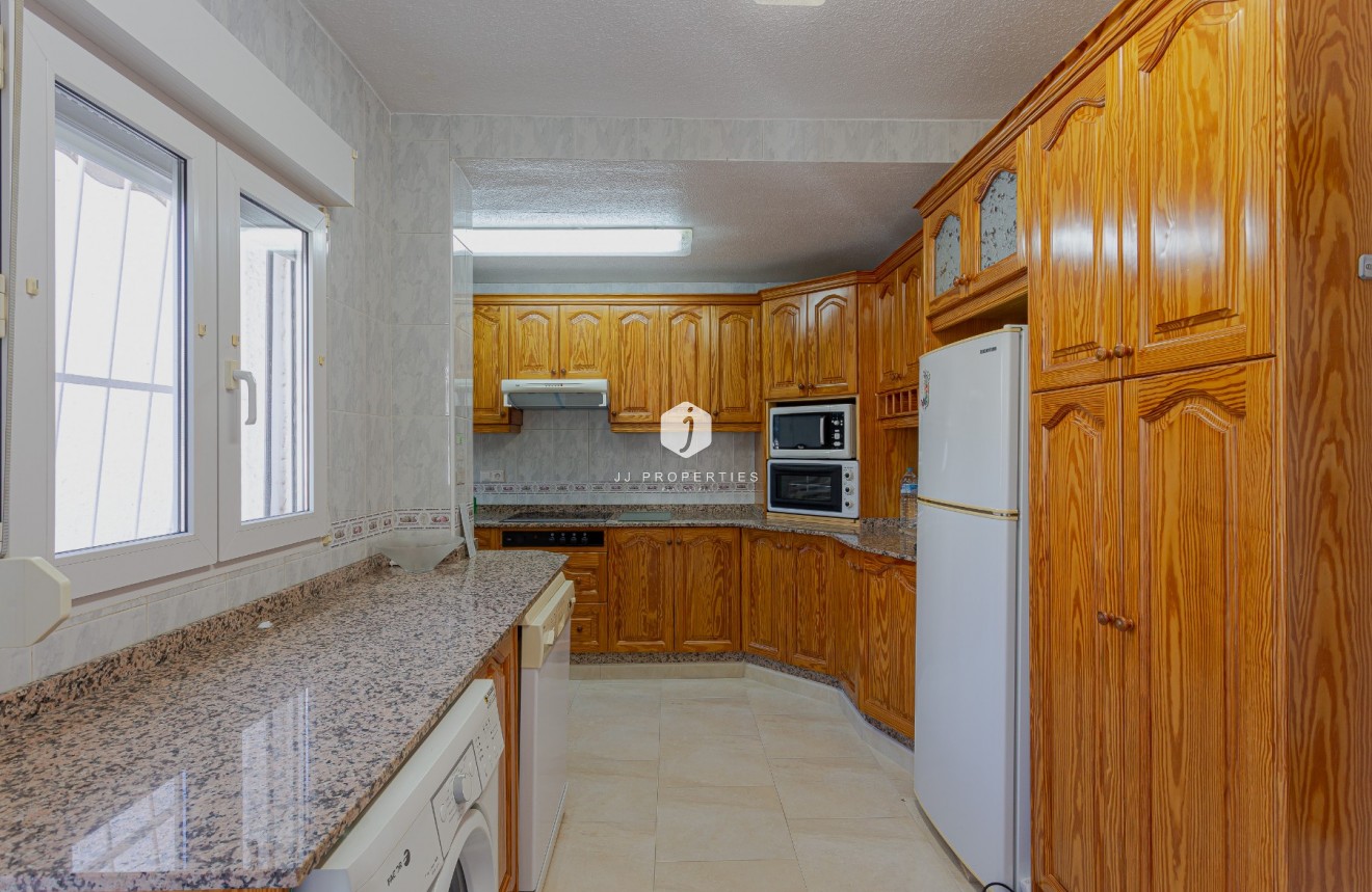 Resale - Villa -
Torrevieja - Costa Blanca