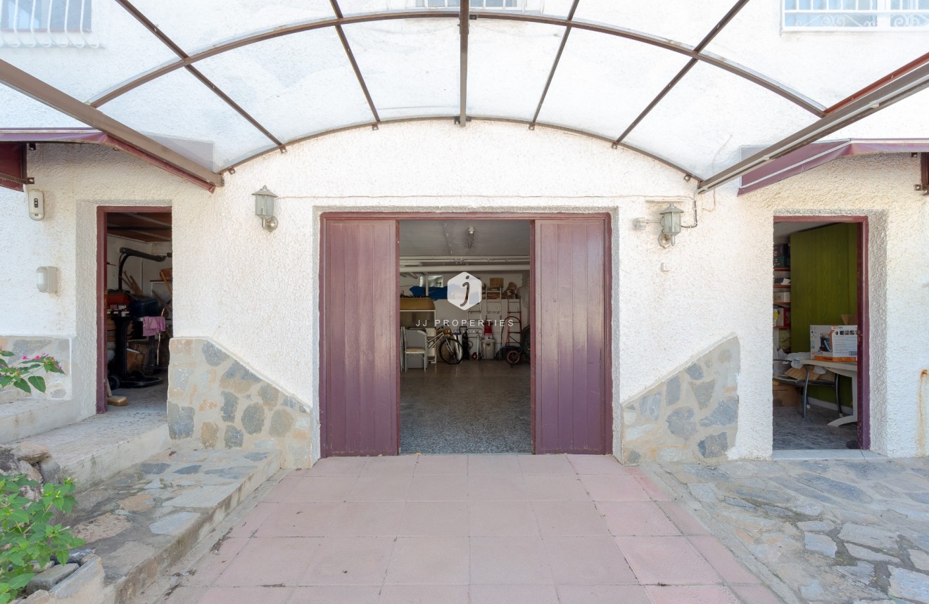 Resale - Villa -
Torrevieja - Costa Blanca