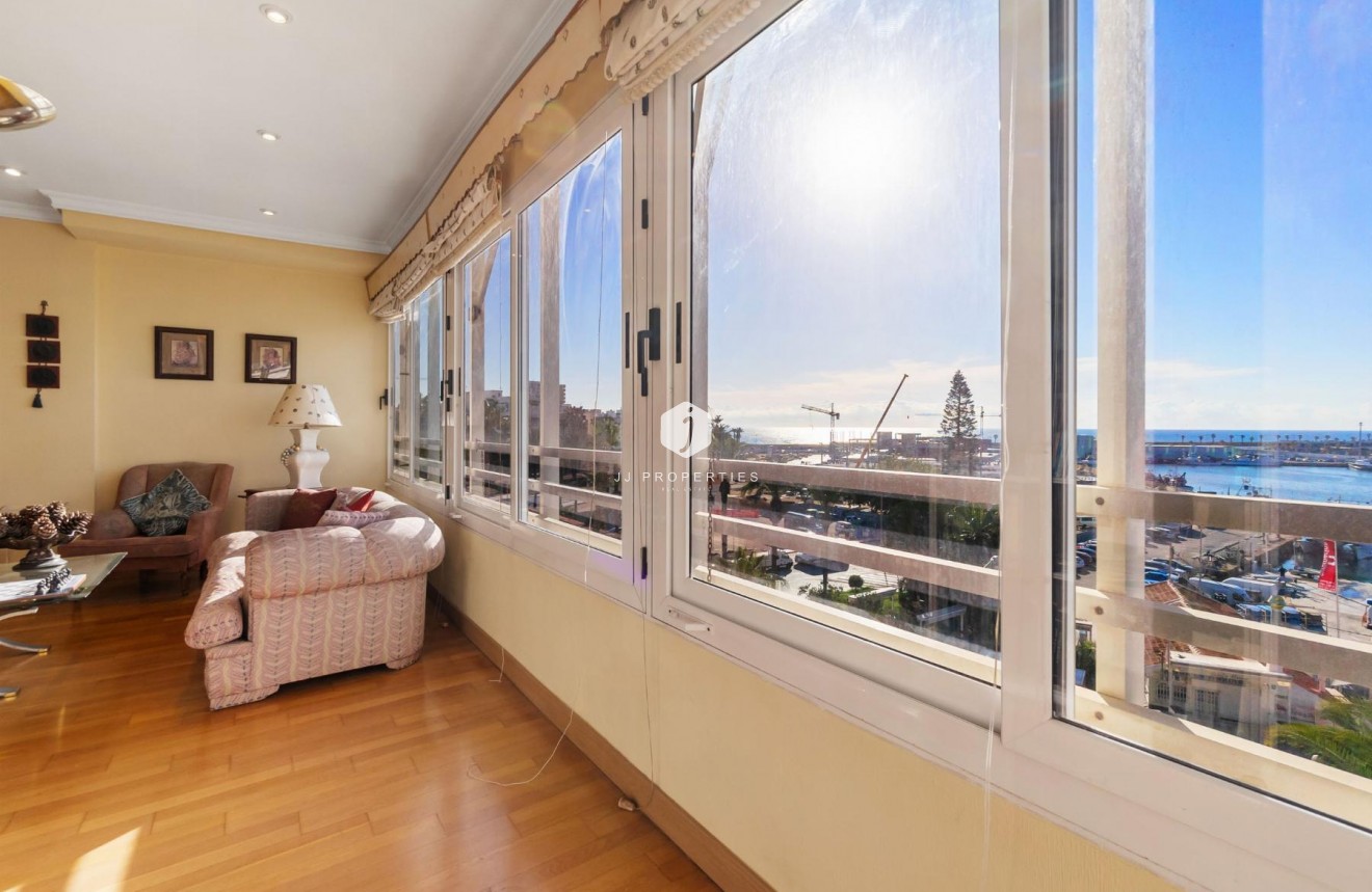 D'occasion - Appartement -
Torrevieja - Costa Blanca