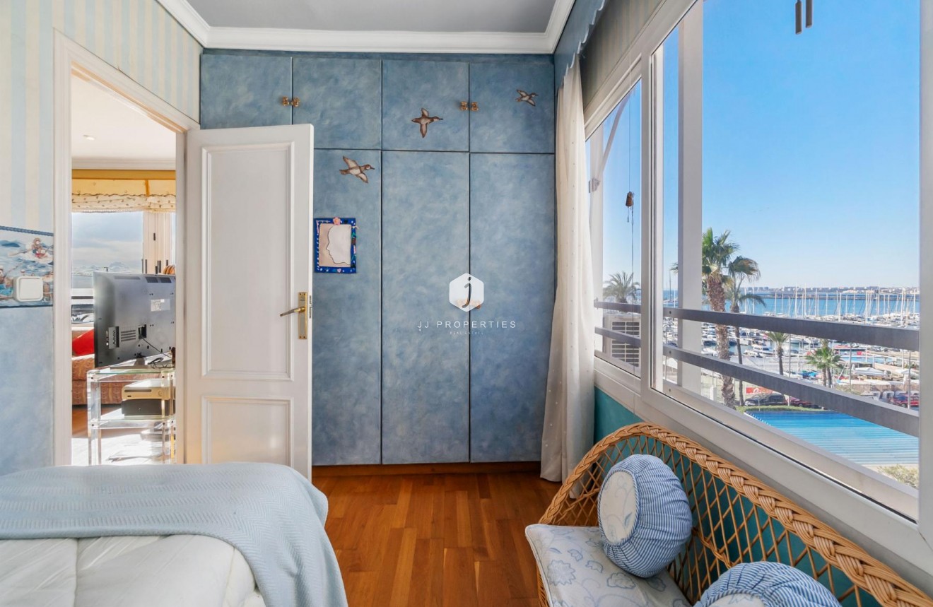 D'occasion - Appartement -
Torrevieja - Costa Blanca