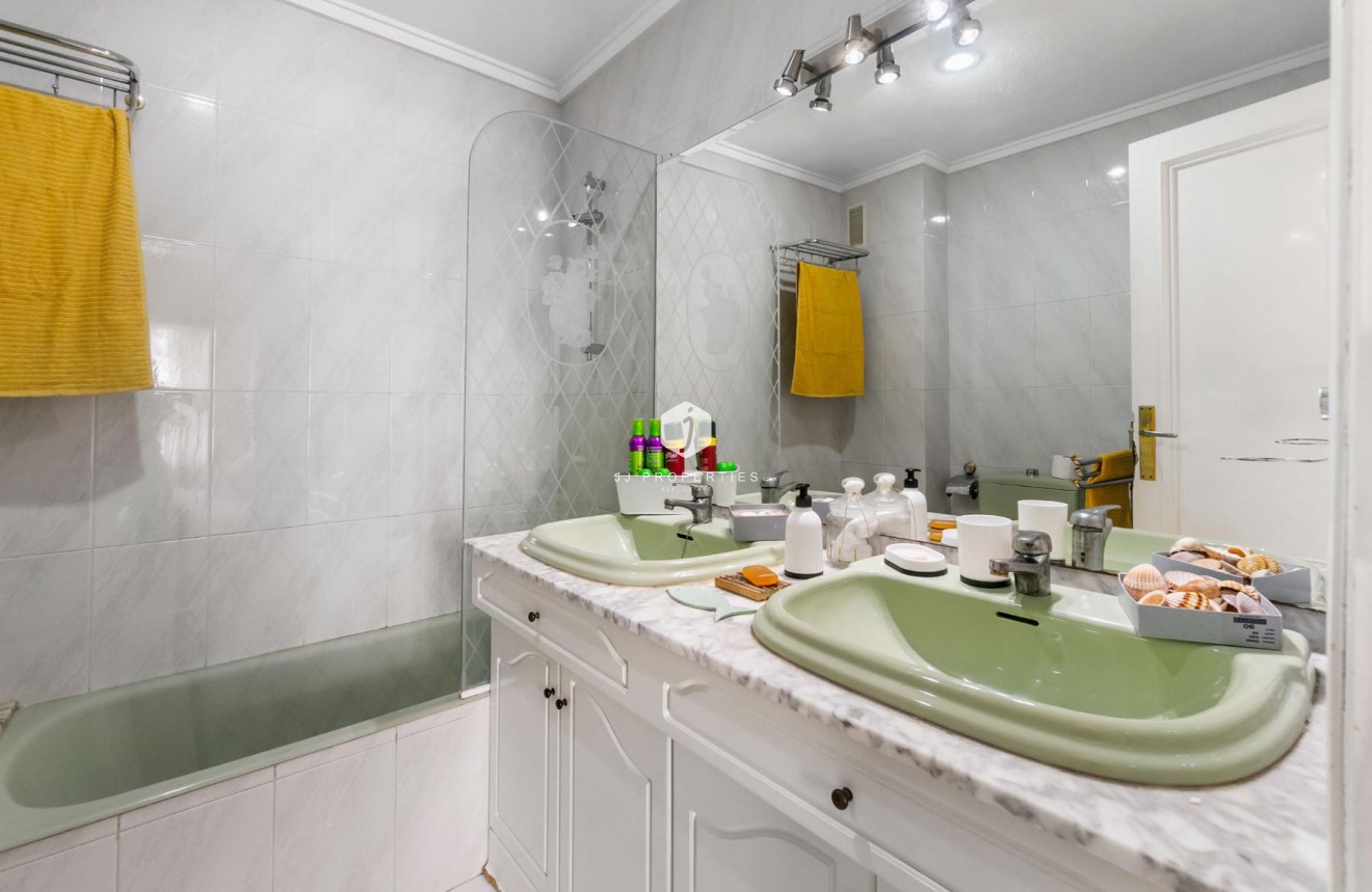 D'occasion - Appartement -
Torrevieja - Costa Blanca