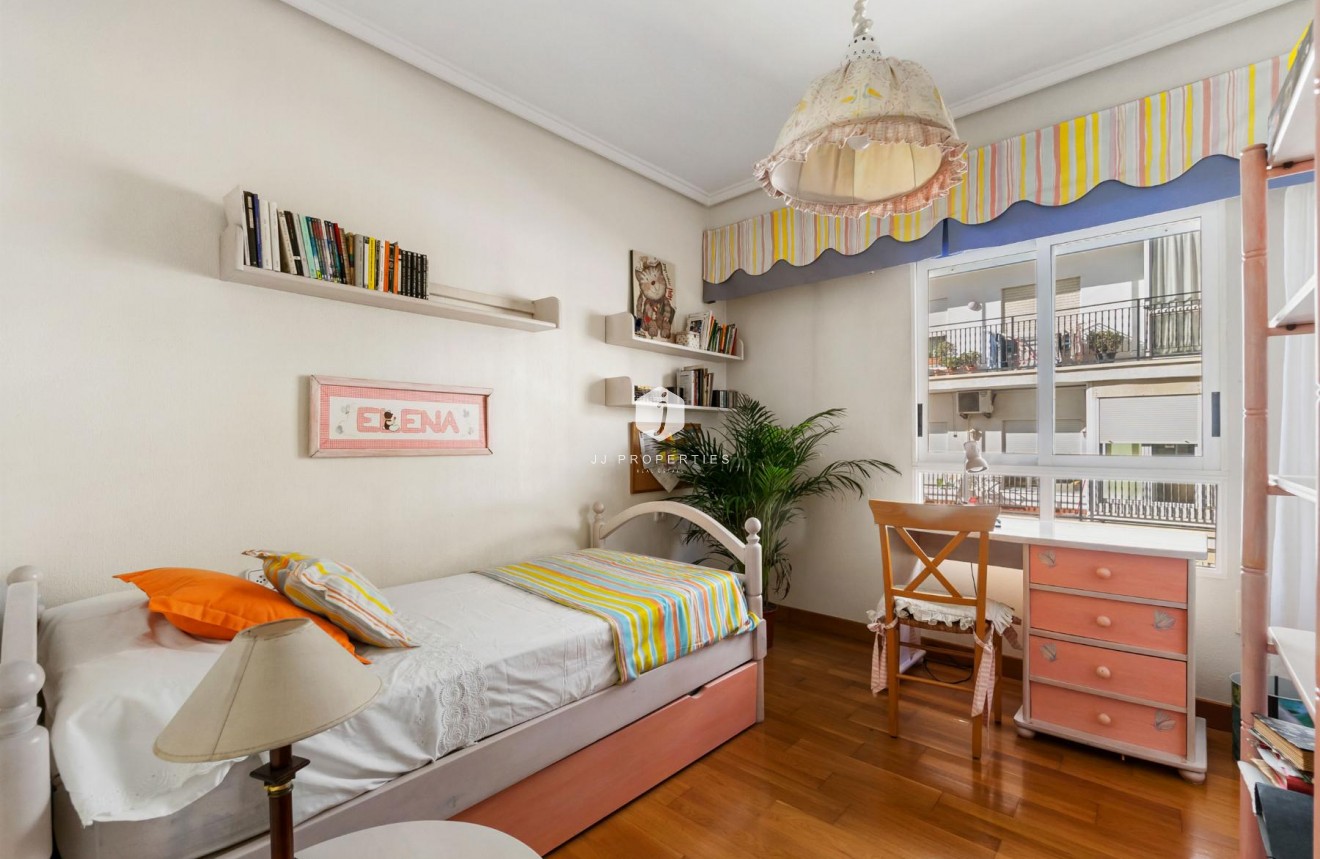 D'occasion - Appartement -
Torrevieja - Costa Blanca