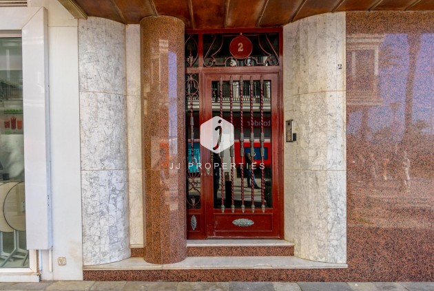 D'occasion - Appartement -
Torrevieja - Costa Blanca