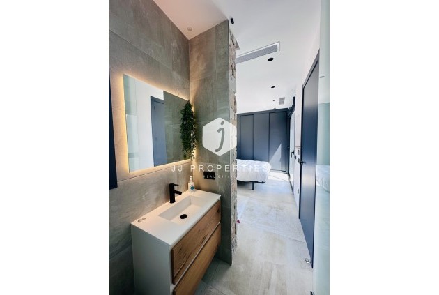 Resale - Villa -
Rojales Hills - Costa Blanca