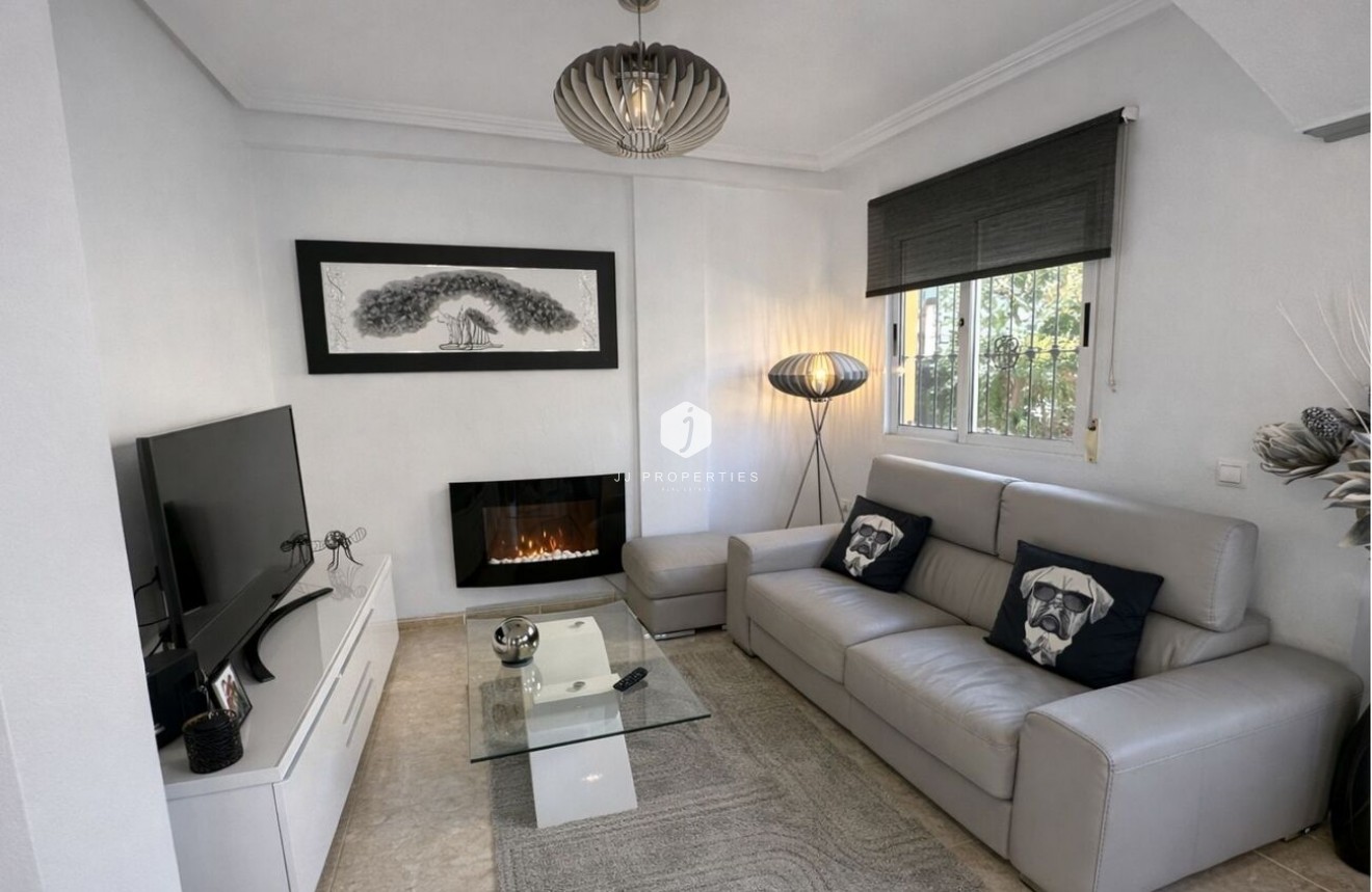 Resale - Chalet -
La Zenia - Costa Blanca