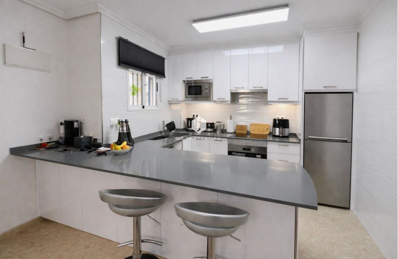 Resale - Chalet -
La Zenia - Costa Blanca