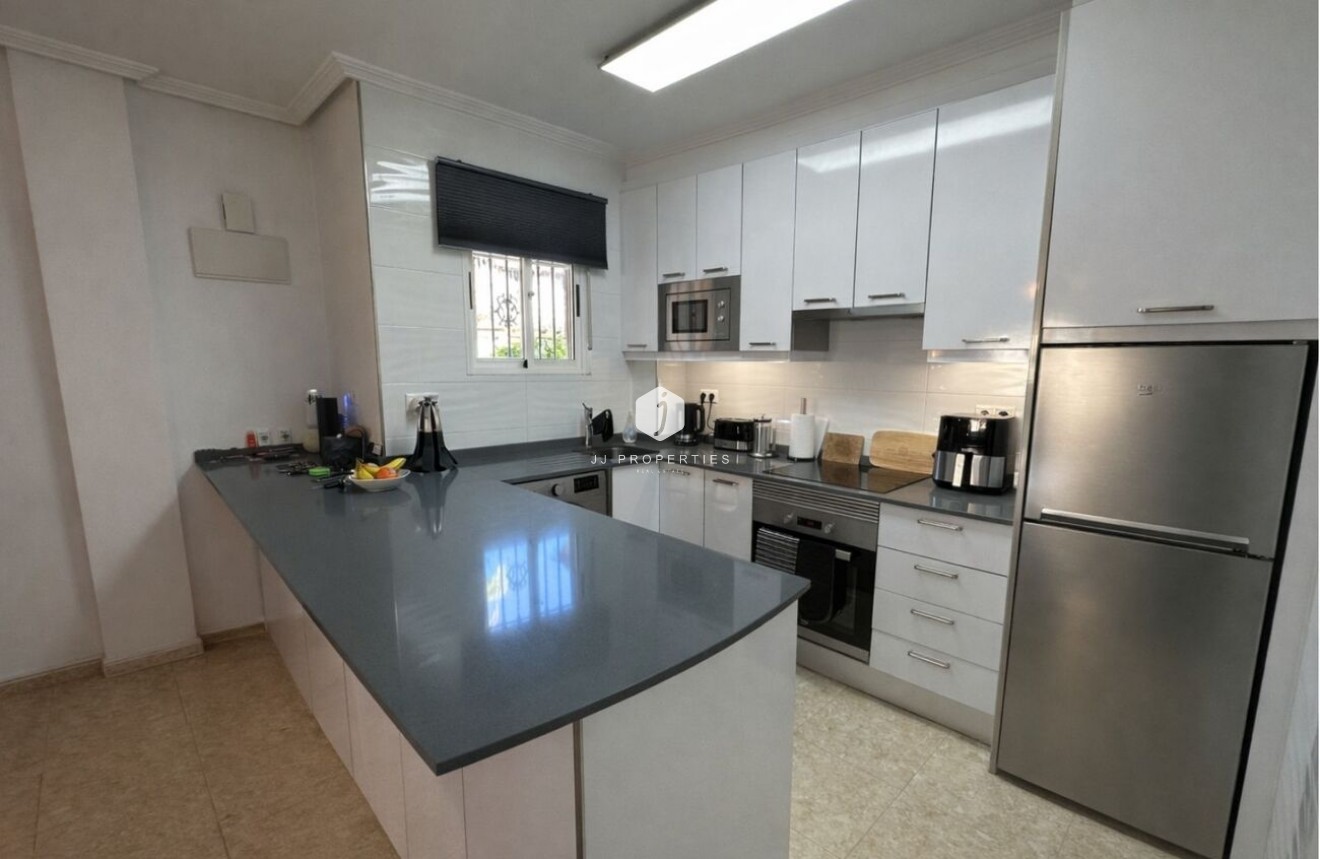 Resale - Chalet -
La Zenia - Costa Blanca