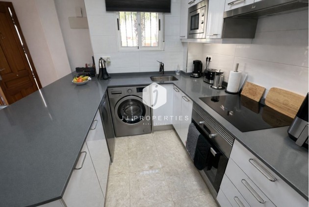 Resale - Chalet -
La Zenia - Costa Blanca