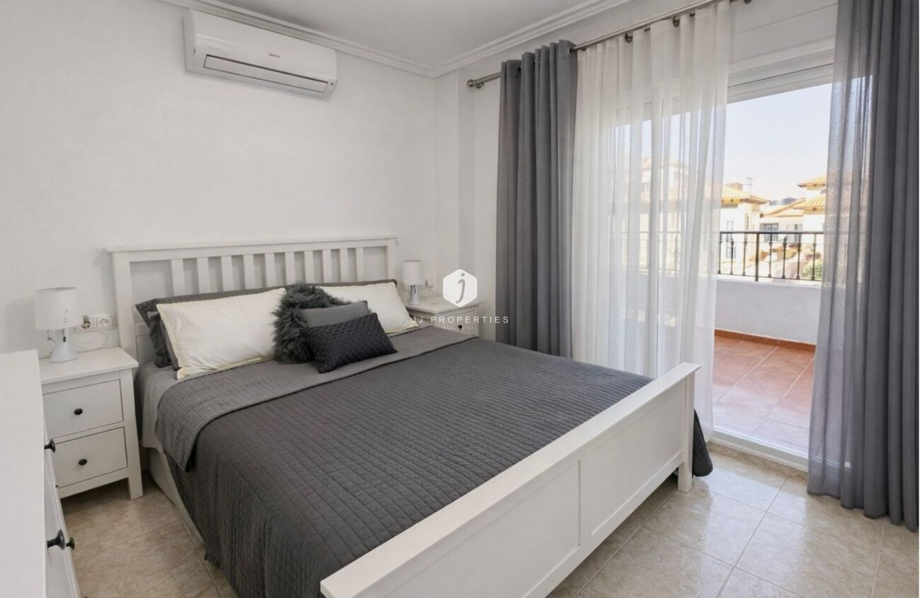 Resale - Chalet -
La Zenia - Costa Blanca