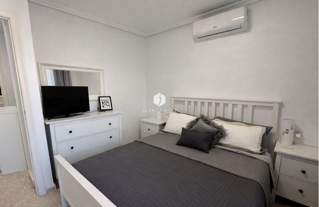 Resale - Chalet -
La Zenia - Costa Blanca