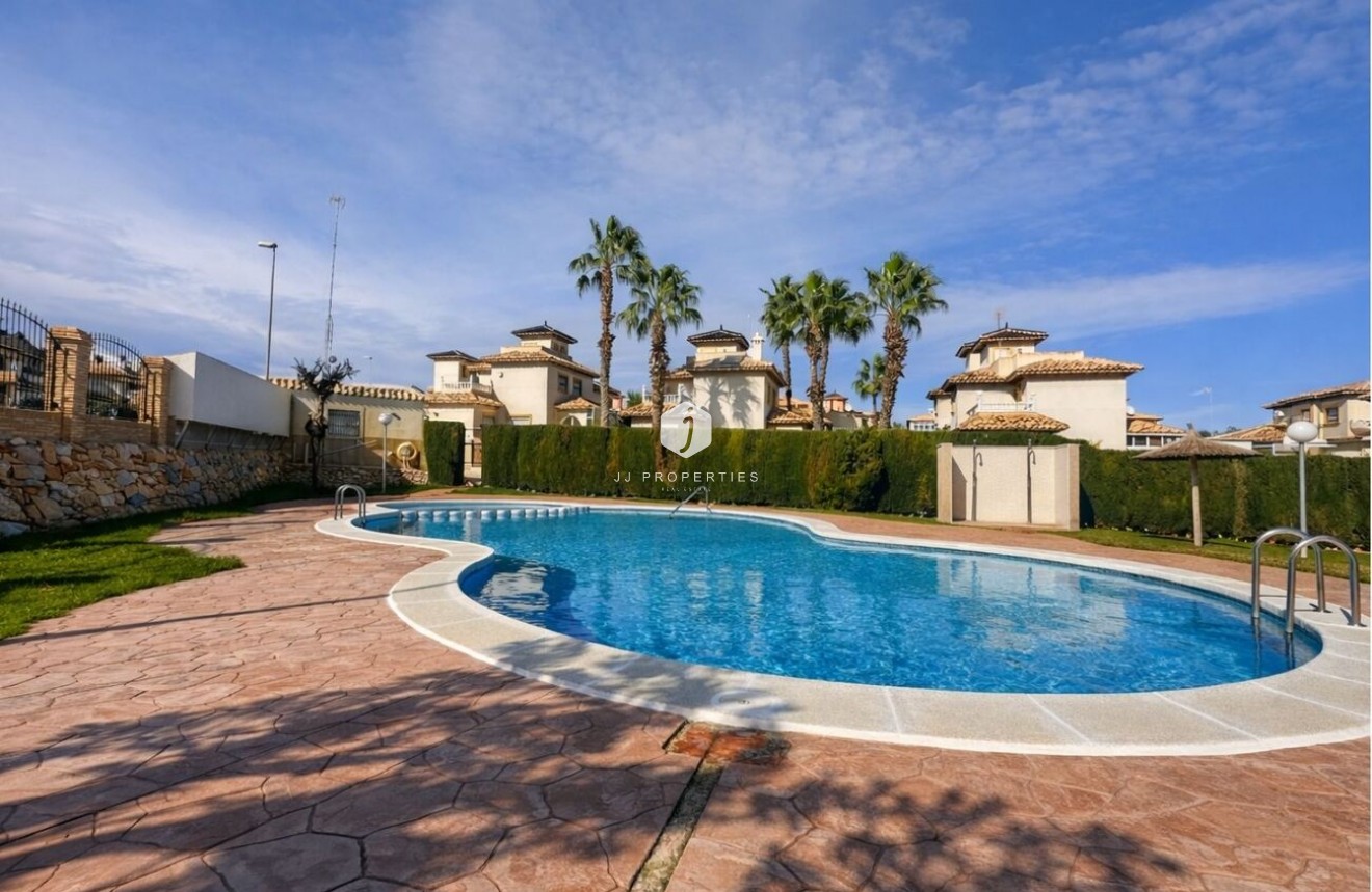 Resale - Chalet -
La Zenia - Costa Blanca
