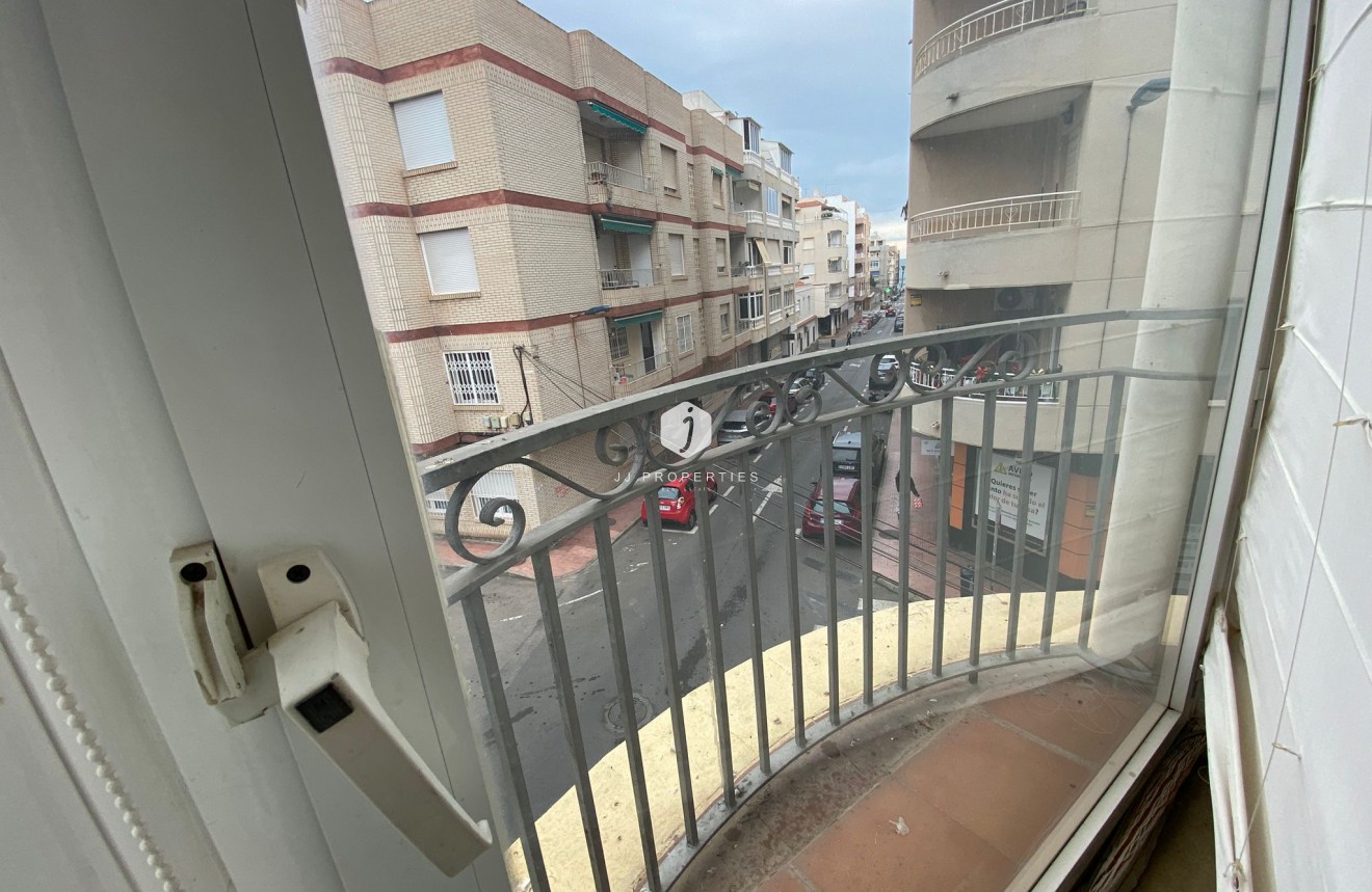 Resale - Apartment / flat -
Torrevieja - Costa Blanca