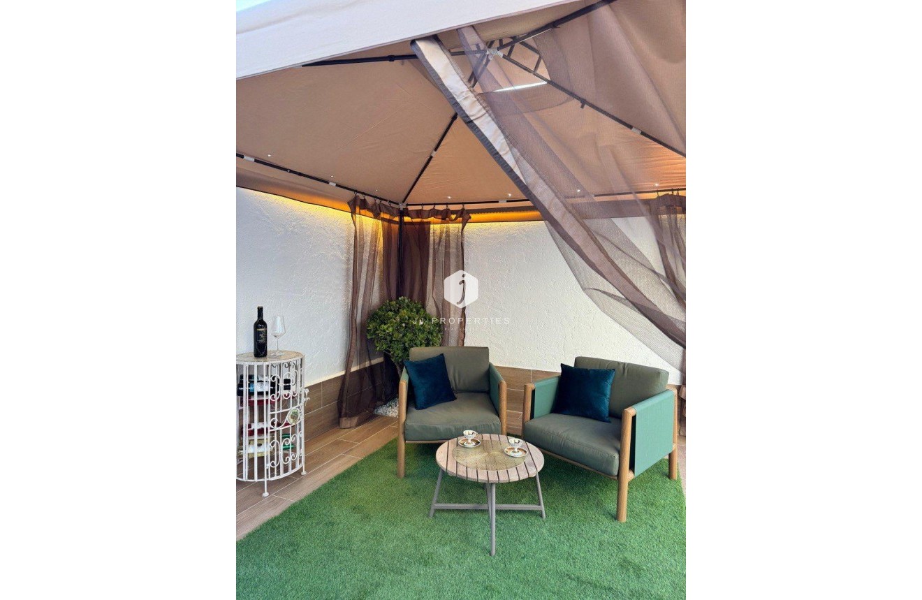 Resale - Chalet -
Torrevieja - Torretas