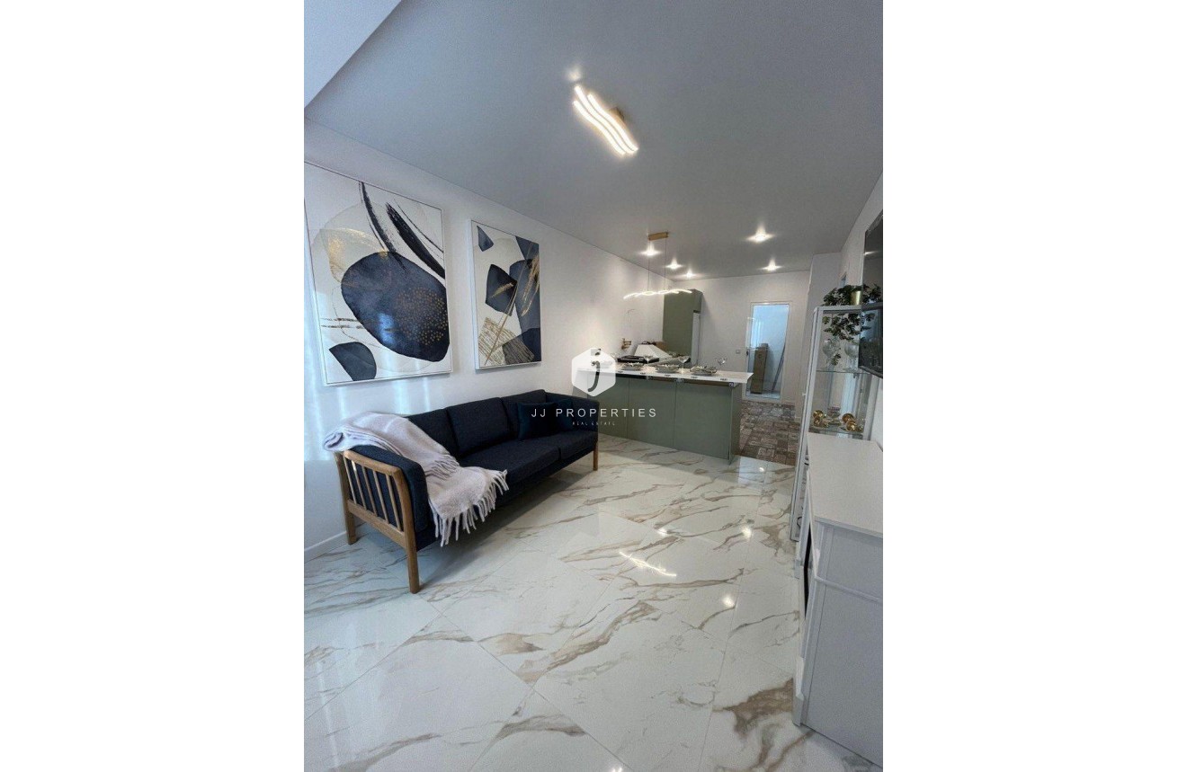 Resale - Chalet -
Torrevieja - Torretas