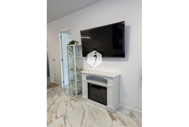 Resale - Chalet -
Torrevieja - Torretas