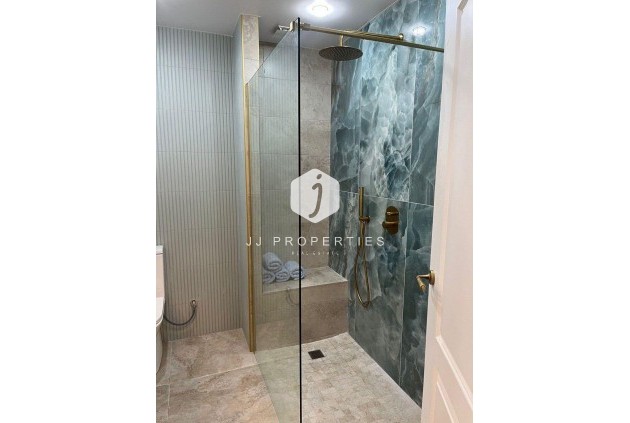 Resale - Chalet -
Torrevieja - Torretas