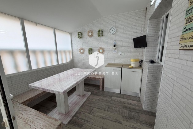 Resale - Chalet -
Orihuela Costa - La Zenia