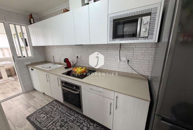 Resale - Chalet -
Orihuela Costa - La Zenia