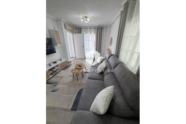 Resale - Chalet -
Orihuela Costa - La Zenia