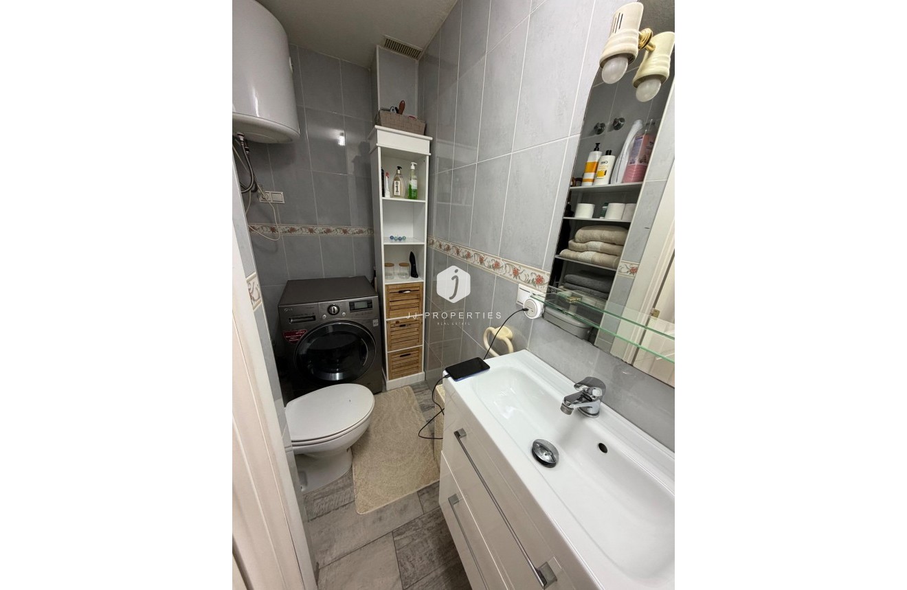 Resale - Chalet -
Orihuela Costa - La Zenia