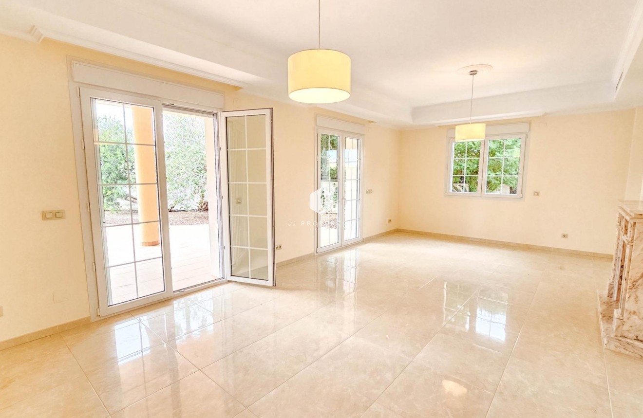 Tweedehands - Villa -
Cabo Roig