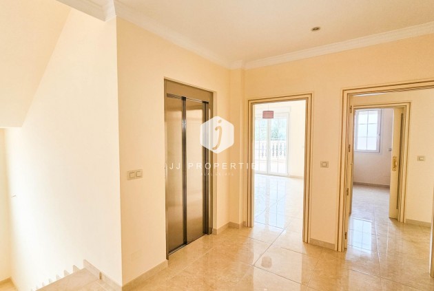 Tweedehands - Villa -
Cabo Roig