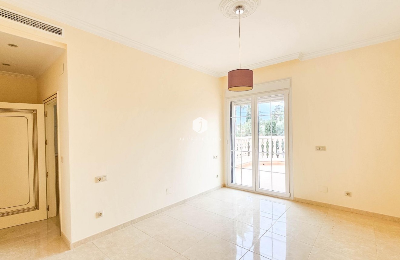 Tweedehands - Villa -
Cabo Roig