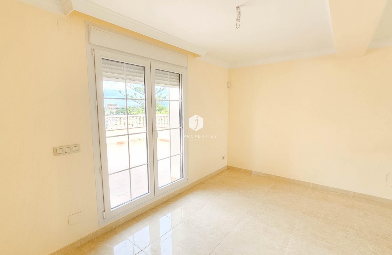 Tweedehands - Villa -
Cabo Roig