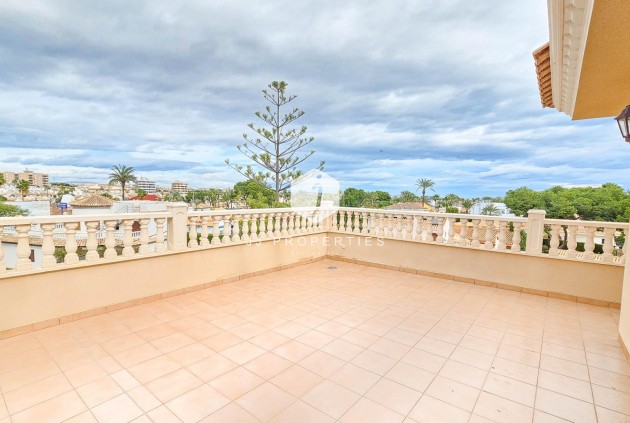 Tweedehands - Villa -
Cabo Roig