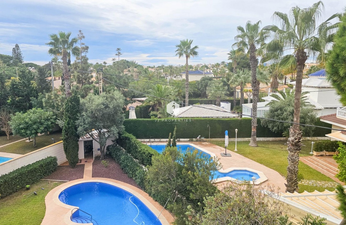Tweedehands - Villa -
Cabo Roig